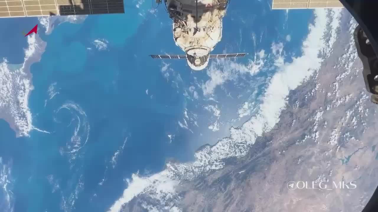 Космонавт Олег Артемьев делится снимками Черного моря и российских городов в честь Международного дня Черного моря