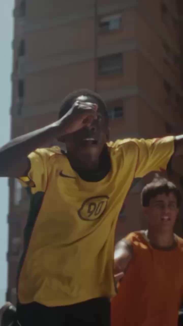 Nike запускает новую рекламную кампанию с вопросом Why Do It