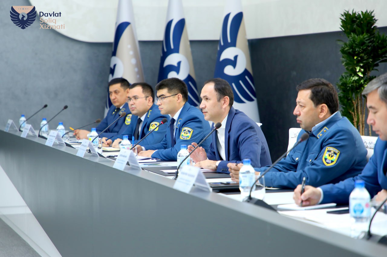 Теперь налоговая будет видеть риски ещё до проверки В Узбекистане запускают систему которая сама анализирует электронные счёт фактуры и определяет где ошибка а где фиктивная сделка Всё происходит в реальном времени алгоритм присваивает каждой операции уровень риска Штрафов не будет просто счёт фактура с нарушениями не пройдёт регистрацию Подробнее anhor uz news invoices uzb anhoruz Новости события мнения Мобильное приложение IOS Android