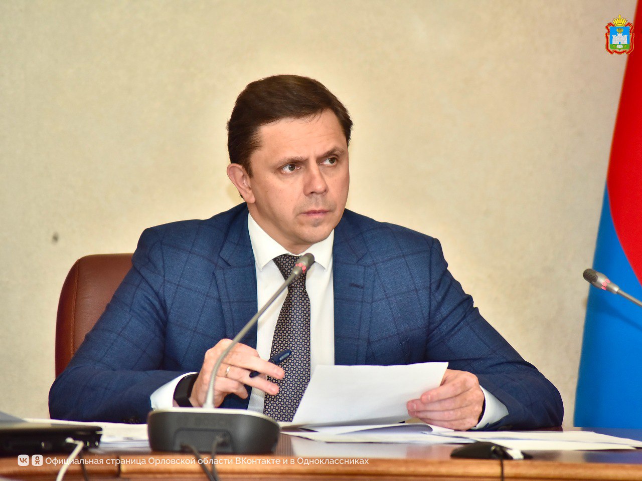 Губернатор Орловской области Андрей Клычков провел прием граждан по личным вопросам. Сегодня глава региона рассмотрел обращения жителей города Орла. Из пяти обращений одно было коллективным. Орловцы обратились к губернатору по вопросам поддержки участников СВО и их семей, переселения из аварийного жилья и лекарственного обеспечения. По итогам общения Андрей Клычков дал поручения профильным органам и главам муниципалитетов. #Орловскаяобласть