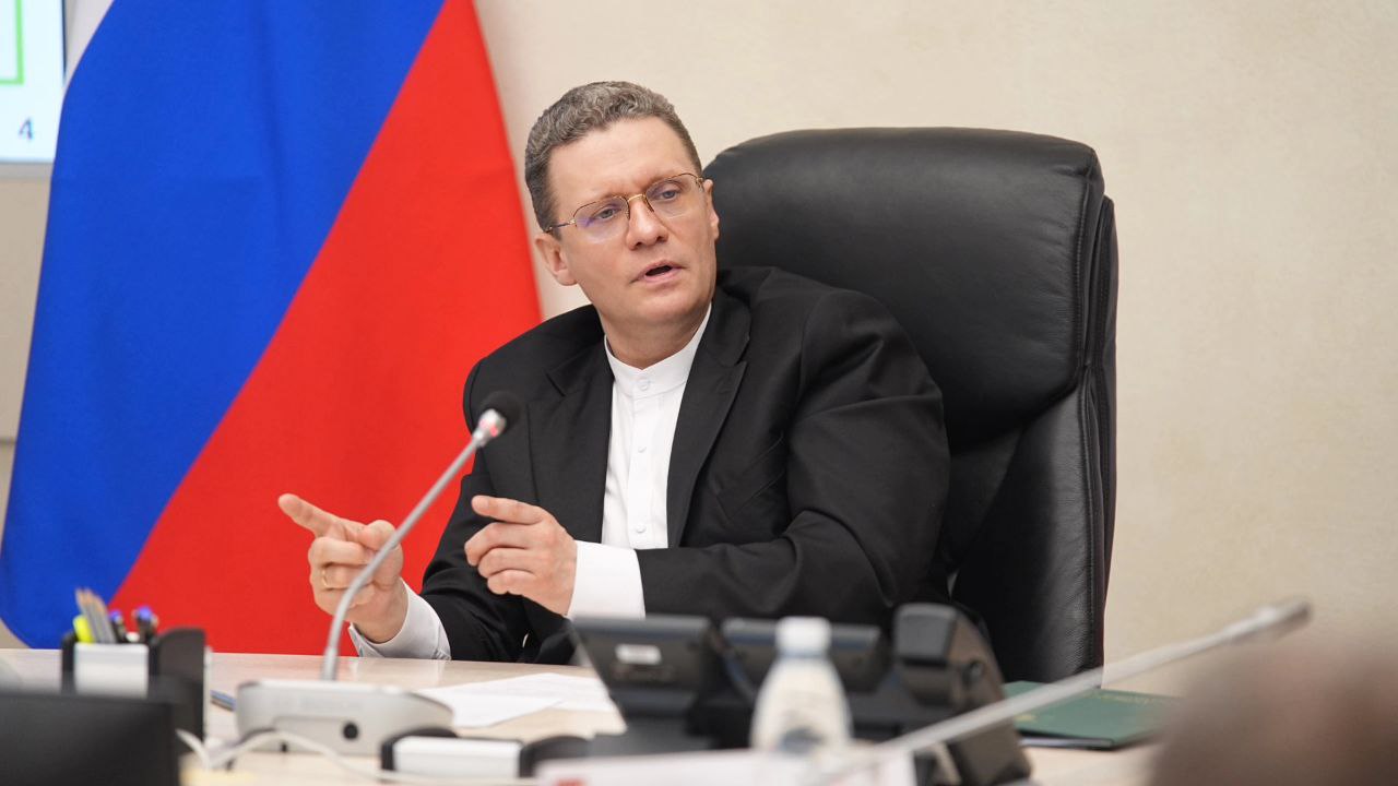 Провели заседание Совета при губернаторе Вологодской области по вопросам рационального использования и охраны объектов животного мира. Обсудили вопросы: Контроль деятельности охотничьих хозяйств. В прошлом году провели 230 выездных обследований, выдали 155 предостережений. В этом году за 58 проверочных выездов составили 28 протоколов об административных правонарушениях и выдали 40 предостережений. Развитие инфраструктуры охотхозяйств. Из 134 хозяйств на территории области только 7 имеют охотничью инфраструктуру и могут принимать туристов. Ставим задачи: активизировать деятельность охотхозяйств в этом направлении; создать центральную площадку с информацией об охотничьем туризме; подключить к работе по популяризации этого направления туристический информационный центр области. Сфера лесного комплекса, недропользования, охотничьего хозяйства — в периметре нашего особого внимания. Ведём большую работу по декриминализации отрасли, создаём комфортные условия труда для её специалистов, содействуем сохранению природных богатств и биоразнообразия Вологодской области. Подпишись – Филимонов LIVE в Телеграм Подпишись – Георгий Филимонов в ВК