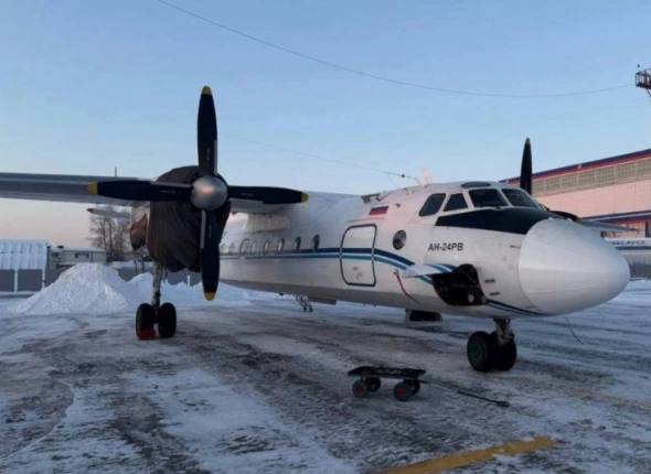 Новый самолёт пополнит флот Хабаровских авиалиний для внутренних перелётов Более 52 тысяч жителей Хабаровского края воспользовались льготными авиаперелетами в 2025 году Это примерно на 6 больше чем годом ранее Действуют две программы поддержки для жителей шести северных территорий установлена фиксированная стоимость билета 4 5 тыс рублей для взрослых и 3 тыс для детей а для молодежи пенсионеров и инвалидов предусмотрена скидка 50 от тарифа без ограничения по количеству перелетов Как отметили в краевом министерстве транспорта льготные авиаперевозки являются ключевым инструментом транспортной доступности особенно для отдаленных поселений где самолет единственный круглогодичный транспорт В 2026 году полетная программа увеличена на 233 рейса большинство из которых также доступны по льготным тарифам регион Фото АО Хабаровские авиалинии   AmurMedia Написать нам AmurMedia в Дзен