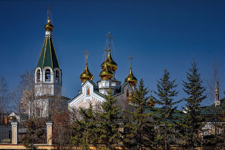 Дождь пройдет в Якутии 10 мая 10 мая в Якутии будет немного дождливым. Синоптики прогнозируют небольшие осадки на большей территории республики. Местами на юге, юго-западе и западе осадки усилятся. Ветер поднимется на юго-западе. Порывы будут достигать 15-17 метров в секунду. Температура воздуха ночью в среднем будет держаться от 0 до +5 градусов. На западе от 0 до -5 градусов, а в северных районах региона от -3 до -8 градусов. Днем потеплеет до 14-19 градусов тепла. На западе и юго-западе будет прохладнее - от +8 до +13 градусов. На юге еще холоднее - от +4 до +9 градусов. Фото: Graf769