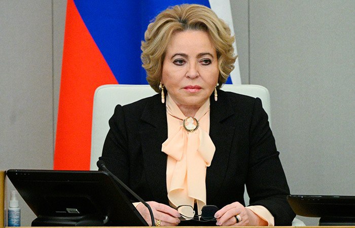 Валентина Матвиенко прибыла в Ереван с официальным визитом Делегация Совета Федерации РФ во главе с председателем Валентиной Матвиенко прибыла в Республику Армения с официальным визитом. В программе визита запланированы встречи Валентины Матвиенко с руководством страны, говорится в сообщении пресс-службы Совета Федерации России. • Дзен • Сайт • TikTok • Facebook • Instagram • YouTube • X/twitter