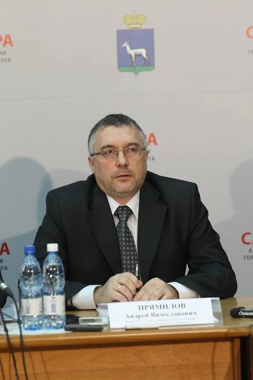 В Самаре экс министр финансов не смог выйти на свободу Оставлена в силе мера пресечения бывшему министру управления финансами Самарской области Андрею Прямилову Решение принял Самарский областной суд Об этом Ъ Волга сообщили в учреждении Ранее Октябрьский районный суд Самары продлил срок ареста Андрея Прямилова Он содержится под стражей с момента задержания в октябре 2024 года Бывшему руководителю регионального минфина вменяется превышение должностных полномочий ч 1 ст 286 УК РФ при строительстве самарского метро Андрей Прямилов уже пытался оспорить свой арест но безуспешно kommersant volga