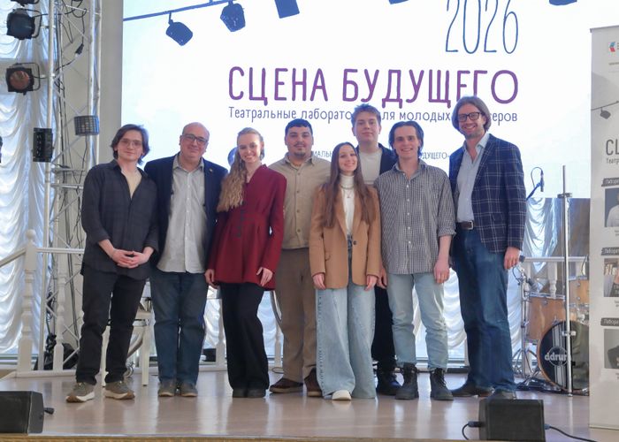 Мюзикл о любви советского лётчика и эскимоски поставят в Свердловском театре музыкальной комедии Проект спектакля выбрали в ходе режиссёрской лаборатории Сцена будущего