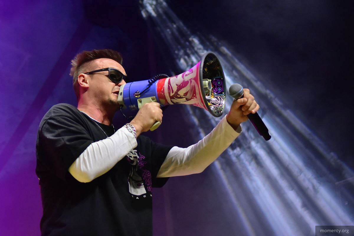 Отпетые мошенники споют для спортивных фанатов на УГМК Арене Они станут хедлайнерами вечера в который состоится Суперкубок России по женскому баскетболу На площадке встретятся уральская команда и оренбургский клуб Надежда Матч запланирован на 29 октября будете следить за игрой   Подписаться Обсудить