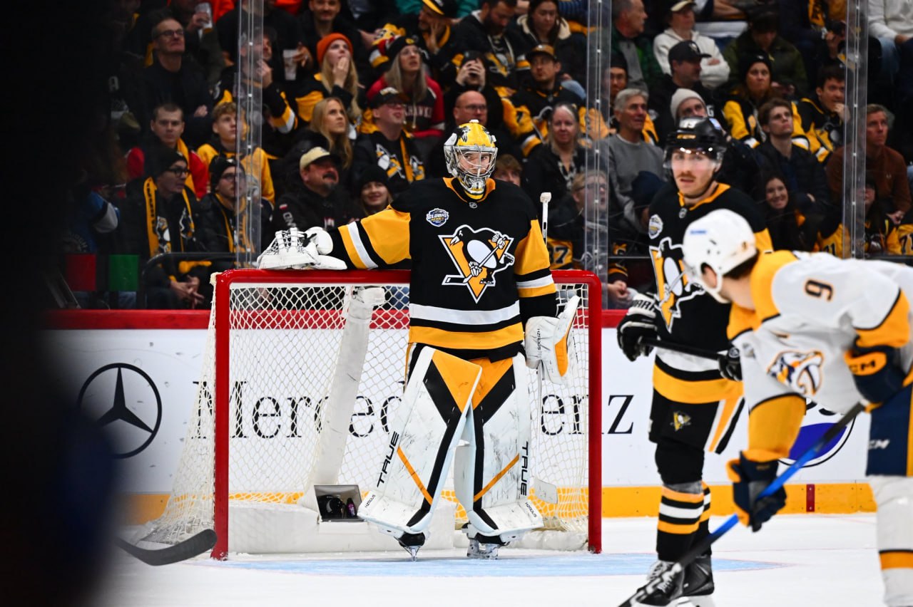 Российского вратаря Питтсбурга признали третьей звездой дня в НХЛ В игре с Нэшвиллом 4 0 Сергей Мурашов отразил 21 бросок и оформил первый шатаут в НХЛ в своем втором матче в лиге в карьере Наш слон Подписывайтесь на РИА Новости Спорт в MAX