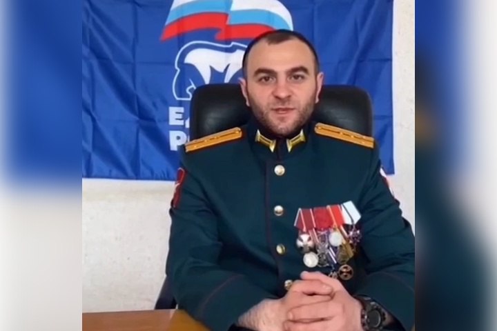 Командир штурмовиков стал главой Новой Каховки: Боец СВО Владимир Оганесов назначен главой Новокаховского округа  Первые назначения кадрового конкурса «Герои Херсонщины» начались в регионе. Герой с опытом боев в Сирии и на Украине Владимир Оганесов будет руководить городским округом Новая Каховка.  «Новую Каховку возглавил Владимир Оганесов – один из финалистов нашей программы «Герои Херсонщины». Знаю Владимира как боевого офицера, командира штурмовой группы при освобождении Херсона. За его плечами — Сирия, СВО, орден Мужества и работа с людьми в Каланчаке замглавы муниципальной администрации. Надеюсь на Владимира и поддерживаю его!», - говорит губернатор Владимир Сальдо.  «Я хочу помочь в воспитании нового поколения и создать условия для социально-экономического развития Херсонщины, которая славится своим расположением и богатствами. Создание благоприятных условий для жителей – это наш общий путь к будущему!», - говорит сам Владимир Оганесов.  Подробнее о новом назначении - в "КП-Херсон"