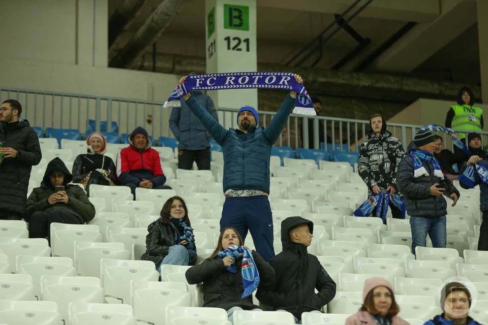 «Ротор» обыграл «Торпедо» со счетом 1:0  Игра прошла на столичном стадионе.  «Ротор» обыграл московский «Торпедо» в матч 27-го тура Первой лиги. Игра прошла на стадионе «Арена Химки» 6 апреля, сообщают «Городские вести» со ссылкой на телеграм-канал волгоградского спортклуба.  Единственный гол на 53-й минуте забил полузащитник «сине-голубых» Михаил Мальцев. Футболист по окончании матча поблагодарил фанатов за поддержку. В опубликованном СК «Ротор» видео спортсмен отметил, что все болельщики ждали это победы.