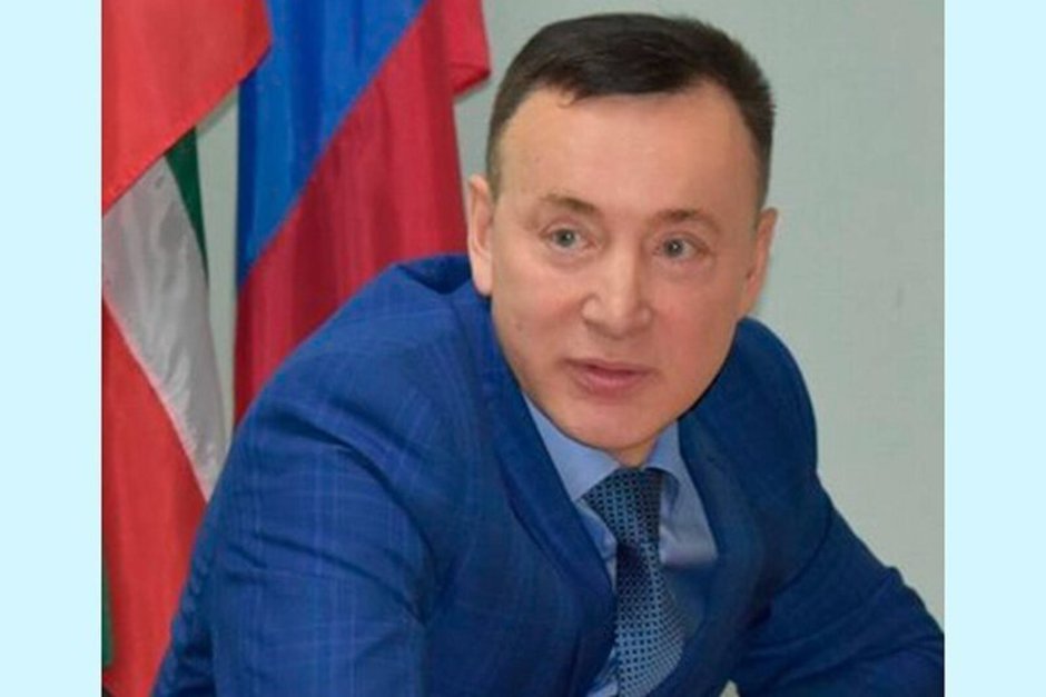 В суд Татарстана поступили 98 томов дела беглого экс главы двух судов Ирека Набиева Ходатайств о переносе процесса в другой регион стороны пока не заявляли Еще до Нового года на скамье подсудимых Верховного суда Татарстана может оказаться бывший глава Менделеевского и Пестречинского судов Татарстана Ирек Набиев Сегодня материалы его дела поступили в канцелярию суда Всего в нем 98 томов уточнили Реальному времени в пресс службе суда Обвинение Набиеву утверждала Генпрокуратура РФ при этом по данным источников Реального времени ходатайство о переносе резонансного процесса в иной регион для большей объективности надзорным ведомством пока не заявлялось Будет ли просить об этом сторона защиты покажет время Подпишитесь на Реальное время в МАХ Telegram Дзен