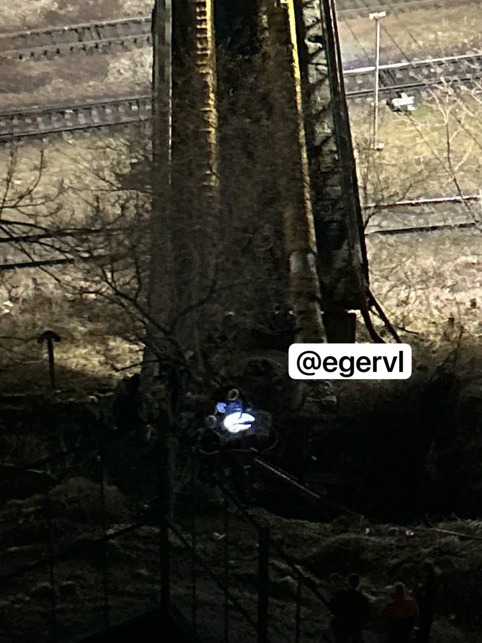 Вчера во Владивостоке нашли человеческую руку По информации еgervl конечность обнаружили на улице Сипягина между жилым домом и школой 6 По словам очевидцев она выглядела свежей Официальных комментариев пока нет еgervl  Подписаться на kpdvru Мы в MAX