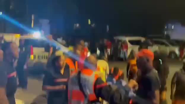 Автомобиль врезался в толпу на рождественской вечеринке в Сент Анне, 10 погибших и 27 раненых