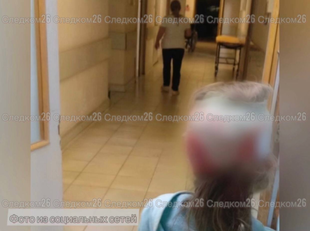 Искусанная собакой 8-летняя девочка из Будённовска: её семья получит 300 тысяч рублей моральной компенсации. В феврале ребёнка увезли в больницу с укушенной раной головы. Суд обязал окружную администрацию, которая не отловила безнадзорных псов, выплатить деньги пострадавшей. Думаете, достаточно? Подписаться прислать новость