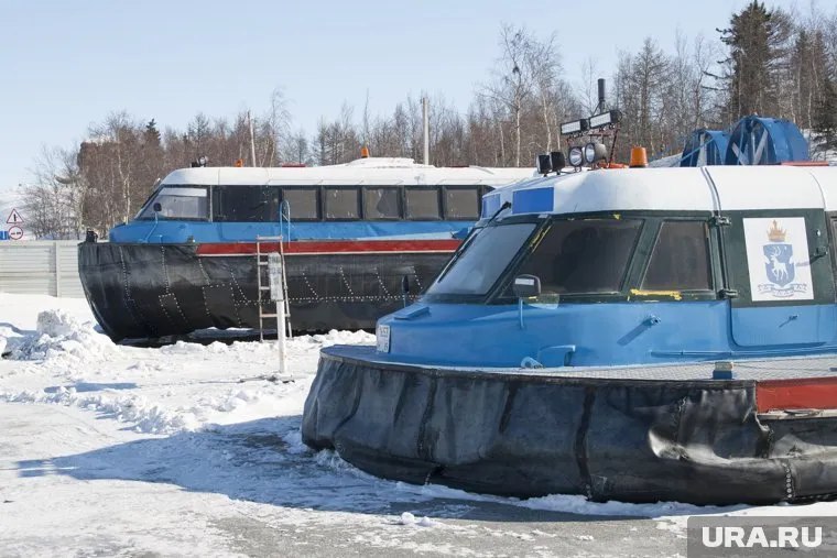 Подвижки льда помешают работе судов на воздушной подушке на главной переправе Ямала Суда на воздушной подушке на переправе Салехард — Лабытнанги могут полностью прекратить работу. Это связано с подвижками льда в этом районе. Суда на воздушной подушке на переправе Салехард — Лабытнанги ЯНАО могут полностью прекратить работу. Это связано с подвижками льда в этом районе.