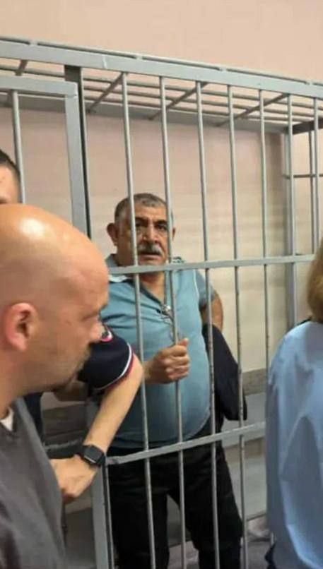 Фигуранты дела Aзepбайджанской ОПГ в Екатеринбурге занимались незаконной деятельностью с конца 1990-х — РИА Новости С конца 90-х - начала 2000-х ряд "уважаемых предпринимателей" занимаются незаконной деятельностью по продаже наркотиков, алкогольной, табачной продукции, ведут игорную деятельность, курируют вопросы проституции и распространения порнографических материалов Один из членов ОПГ в 2012-м был осужден за изнасилование, еще один в 2007-м получил срок за умышленное причинение легкого вреда здоровью.