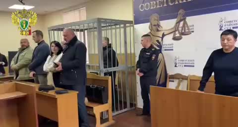 Суд во Владивостоке осудил экс-сотрудников ГИБДД за взятки на экзаменах