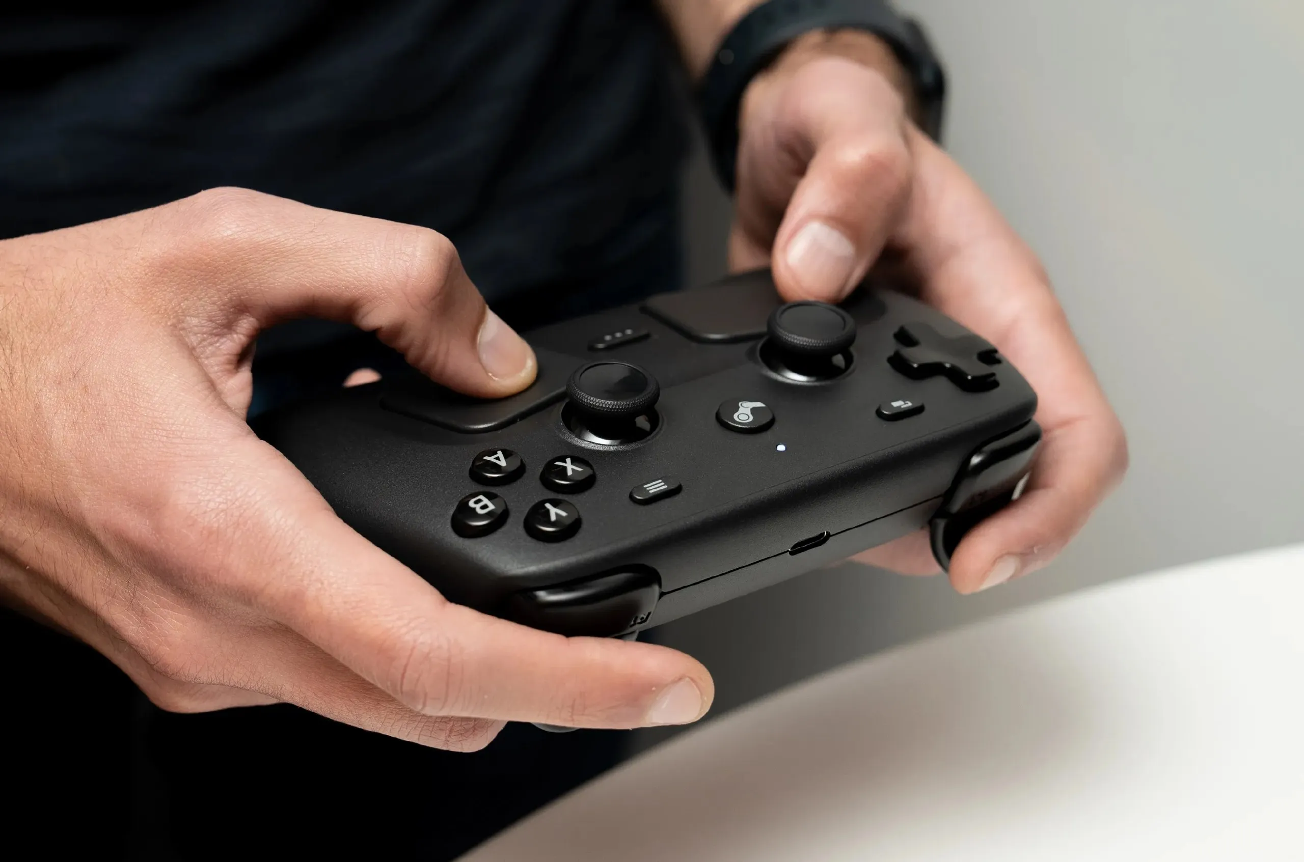 Цена и дата старта продаж Steam Controller Valve раскрыла главную интригу про свежий амбициозный геймпад Подробнее mt today 2eq6et