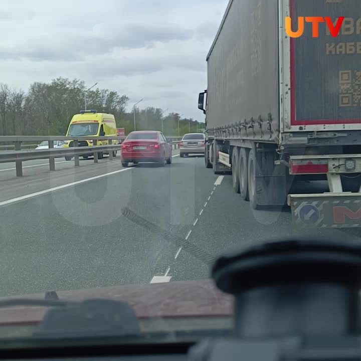 В Узловой задымился легковой автомобиль на обочине