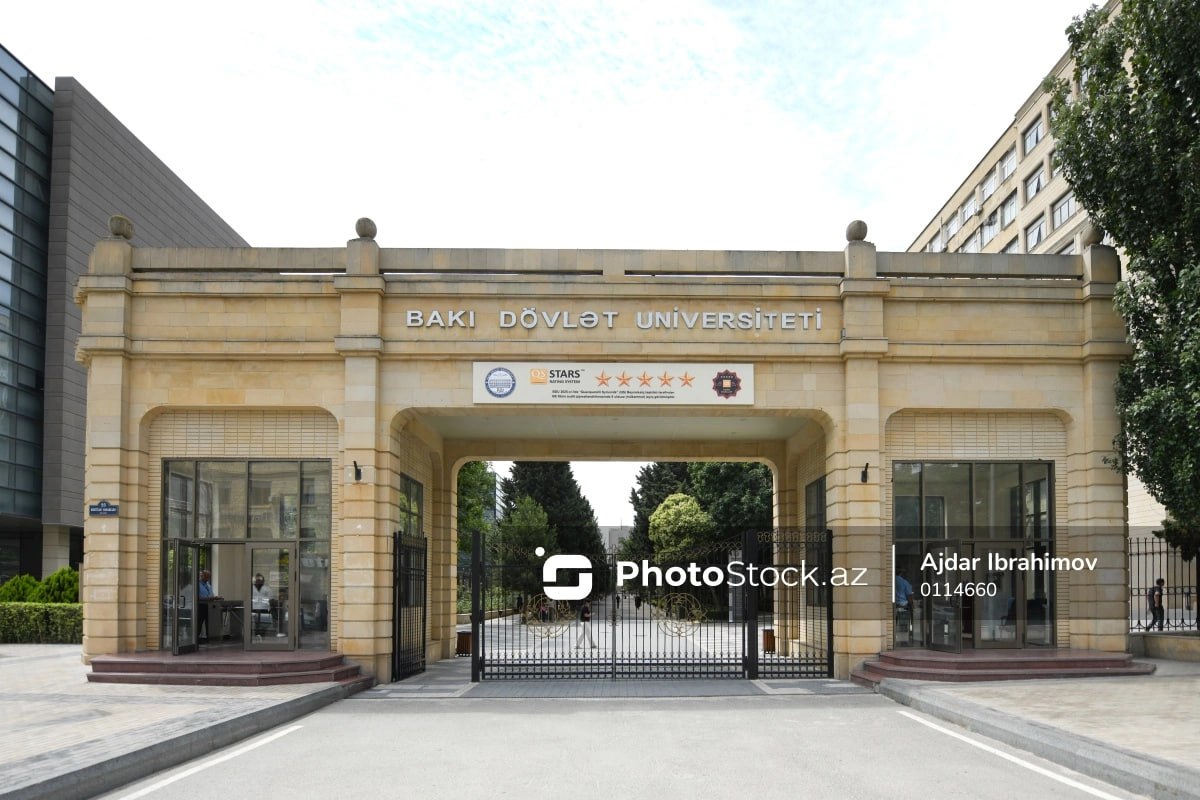 28 августа стартует процесс регистрации для абитуриентов поступивших на уровень бакалавриата Бакинского государственного университета БГУ Абитуриенты могут подать заявку выбрав услугу Регистрация обучающихся на ступень высшего и среднего специального образования на платформе portal edu az На открывшейся странице необходимо подтвердить личные данные и информацию о поступлении а также загрузить требуемые документы Регистрация через электронную систему завершится 8 сентября в 18 00 Важно отметить что абитуриенты не прошедшие регистрацию через соответствующий сервис и не получившие подтверждение от учебного заведения не будут зачислены в ряды студентов ruoxuaz БГУ стартрегистрации абитуриенты Новости Азербайджана Написать нам