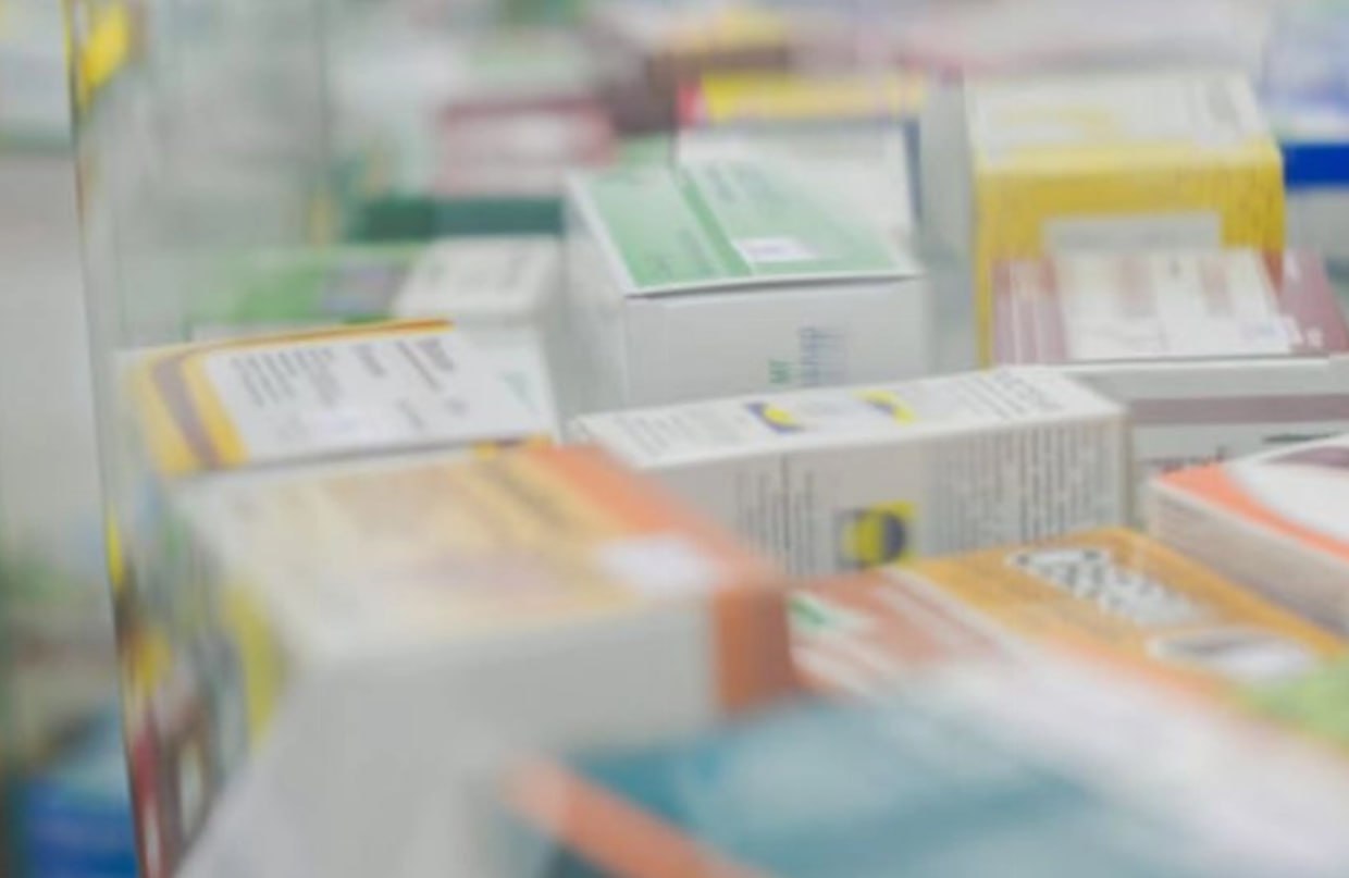 В Узбекистане вводится выдача электронных рецептов на лекарства Согласно документу с 10 декабря система внедряется в Ташкенте а также в 15 районах и городах До конца 2026 года планируется подключить все аптеки и медучреждения полный переход на новую модель запланирован на январь 2027 года С порядком назначения лекарств по электронным рецептам можно ознакомиться тут По данной ссылке представлен перечень лекарственных средств отпускаемых по рецепту Подписывайтесь на Repost