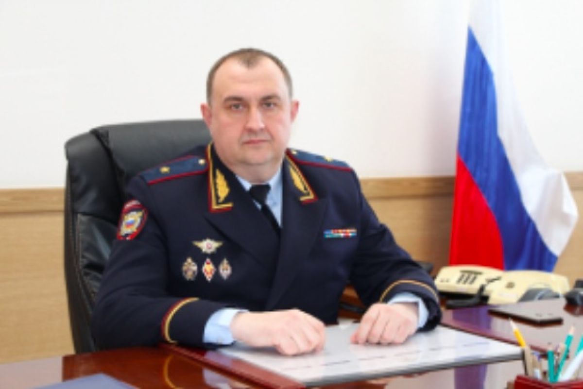 Генерал майора Токарева представили орловским полицейским newsorel ru fn 1737682 html Как стало известно Орловским новостям нового начальника УМВД по Орловской области Андрея Токарева только что представили подчиненным Он сменил на этом посту Юрия Савенкова возглавлявшего орловскую полицию на протяжении 15 лет Прислать новость Подписаться