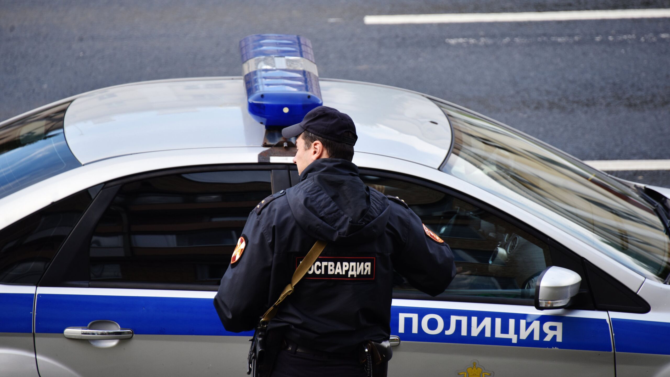 Предприниматель задержан за свалку отходов на территории воинского мемориала Невский пятачок сообщает пресс служба ГУМВД по Петербургу и Ленобласти Установлено что в июне между управлением благоустройства администрации Пушкинского района Петербурга и компанией по утилизации отходов был заключен госконтракт на ликвидацию несанкционированной свалки строительных отходов на территории района Отходы по заключенному контракту должны были вывозиться на специализированный полигон компании во Всеволожском районе Ленобласти На прием и утилизацию отходов фирмы из бюджета города было выделено свыше 31 миллиона рублей