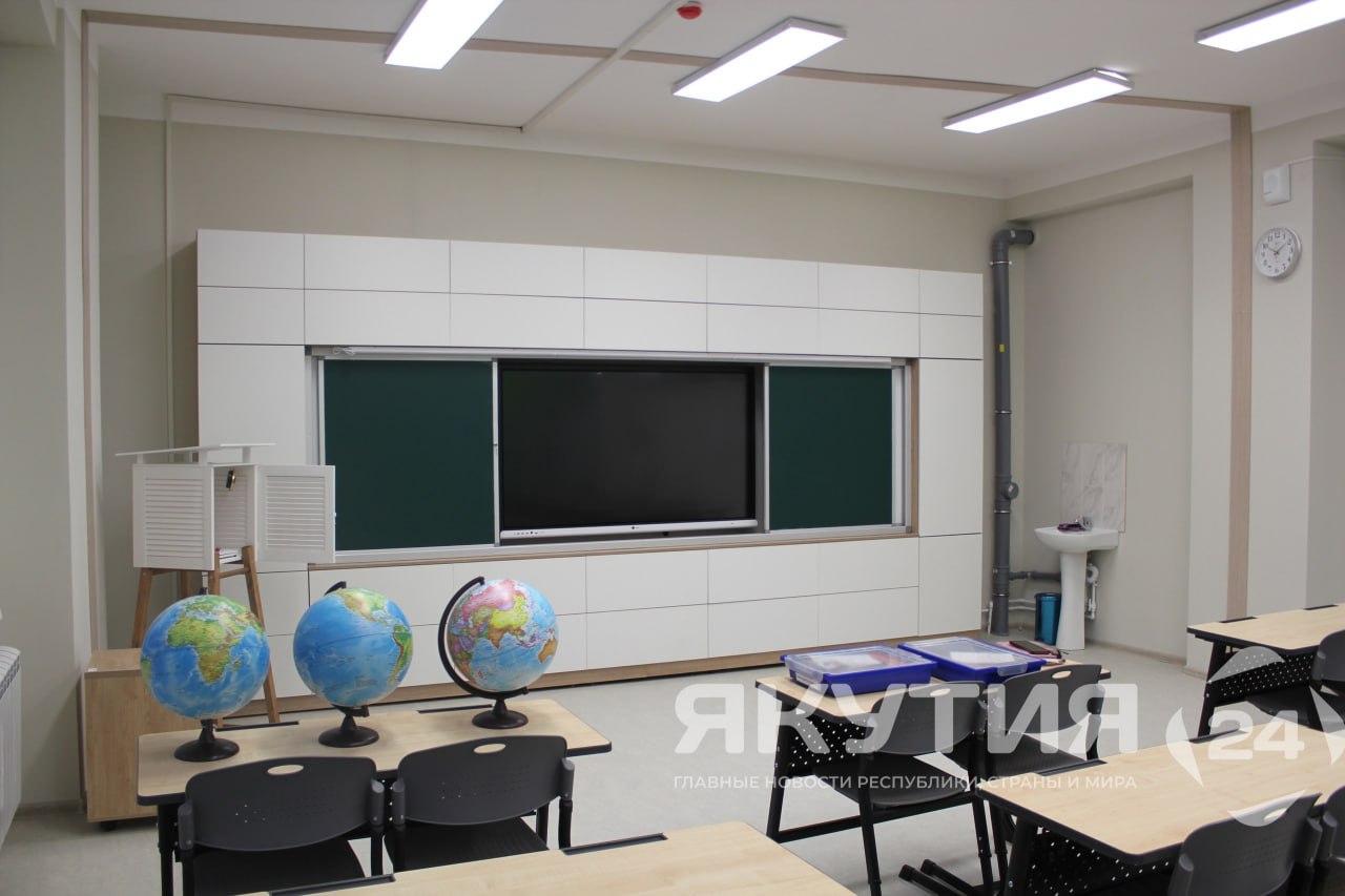 Рособрнадзор Лишь 19 детей мигрантов прошли в школы России Только 19 детей мигрантов смогли успешно поступить в российские школы Остальные 80 детей не смогли поступить в школы страны из за недостаточного знания языка и ошибок в оформлении документов родителями Подробнее читайте по ссылке Фото Андрей Меженский Якутия 24 yk24 ru в MAX Telegram ВК VK Видео