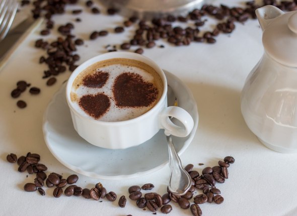 Сколько чашек кофе чая и воды в день снижают риск преждевременной смерти В Кембридже нашли идеальный баланс напитков для долгой жизни Читать подробнее на сайте