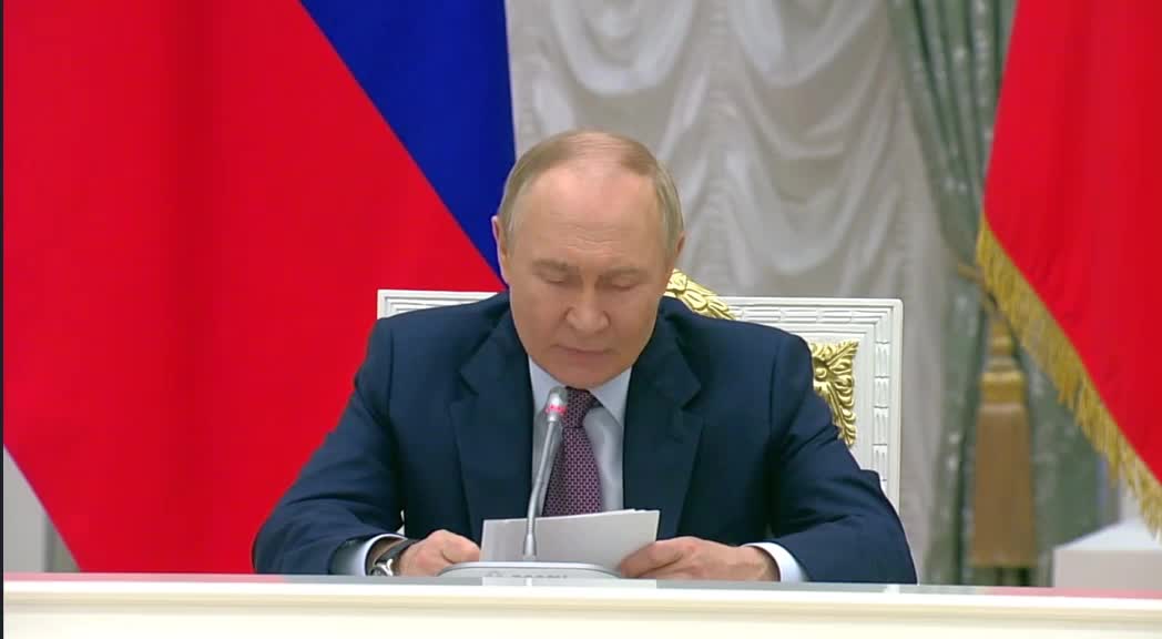 Путин поддерживает многодетные семьи как норму для России