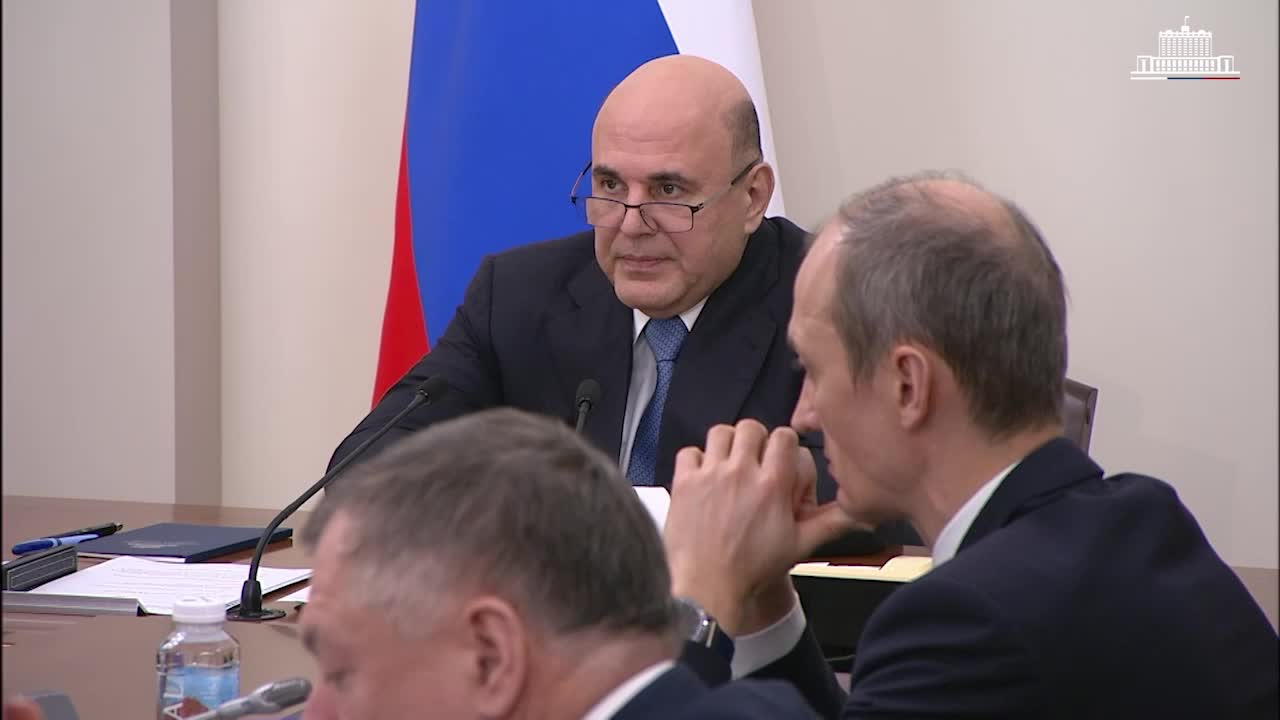 Путин призывает к улучшению доступности авиаперевозок к 2030 году