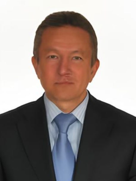 Председателя палаты земельных отношений Заинского района задержали за взятку 235 тысяч Следствие считает что Раис Шайхиев потребовал у местного предпринимателя деньги за помощь в предоставлении тому в аренду и в собственность три участка земли Об этом сообщили в пресс службе Следкома Татарстана Возбуждено уголовное дело по статье Получение взятки в особо крупном размере   Вечерка в MAX в Telegram