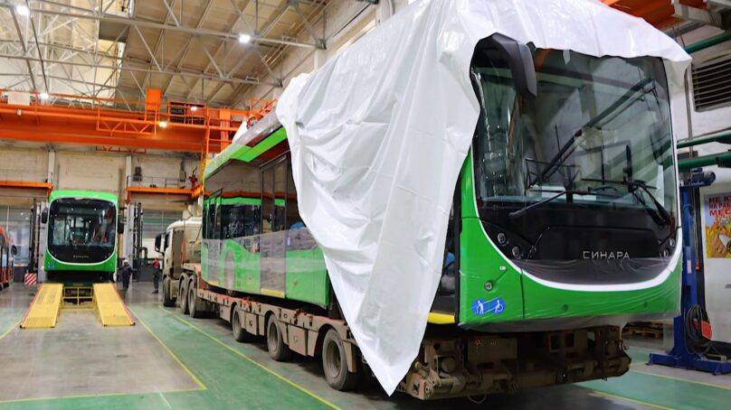 Делимся уральским духом из Челябинска в Калининград отправили 20 троллейбусов Синара Произведенные в Челябинской области троллейбусы будут обслуживать маршруты самого западного региона страны продолжая расширение географии использования уральской техники