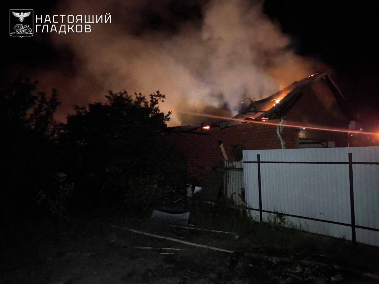 Из-за атаки украинского беспилотника по Алексеевке в Белгородской области загорелась постройка на территории частного домовладения, сообщил губернатор региона. По данным главы Белгородской области, пострадавших в результате удара нет. Информация о последствиях уточняется. Оперативные службы работают на месте. Отправить новость