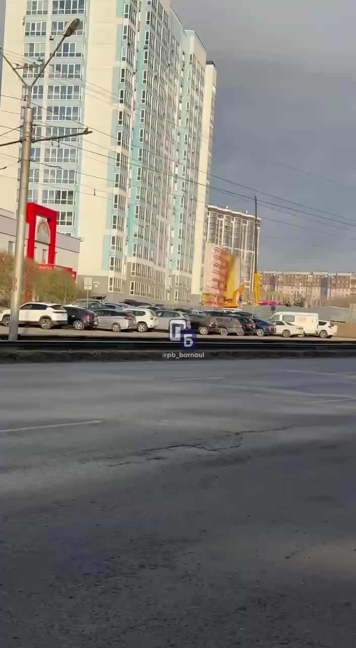 Пожар в строящейся школе на улице Попова в Барнауле ликвидирован