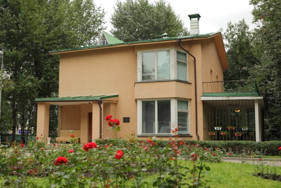 Уважаемые посетители Завтра 6 ноября Мемориальный дом музей С П Королёва будет закрыт с 14 00 до 18 00 по техническим причинам Приносим свои извинения за предоставленные неудобства