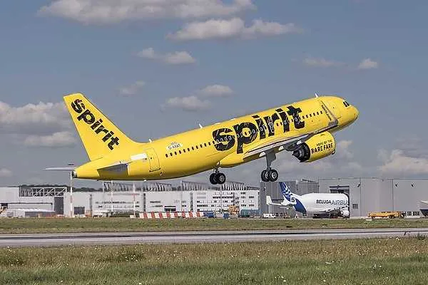 Авиакомпанию Spirit Airlines могут ликвидировать из за роста цен на топливо Американский лоукостер Spirit Airlines находится на грани ликвидации из за роста издержек связанных с повышением цен на авиационное топливо на фоне войны США и Израиля с Ираном Об этом сообщает ТАСС со ссылкой на агентство Bloomberg Как рассказали источники руководство авиаперевозчика может принять решение по этому вопросу уже на неделе Ситуация будет зависеть от переговоров Spirit Airlines с кредиторами исход которых может изменить положение дел лоукостера aviaru net n294696 Оставайся в информационном потоке подпишись на наш канал в MAX