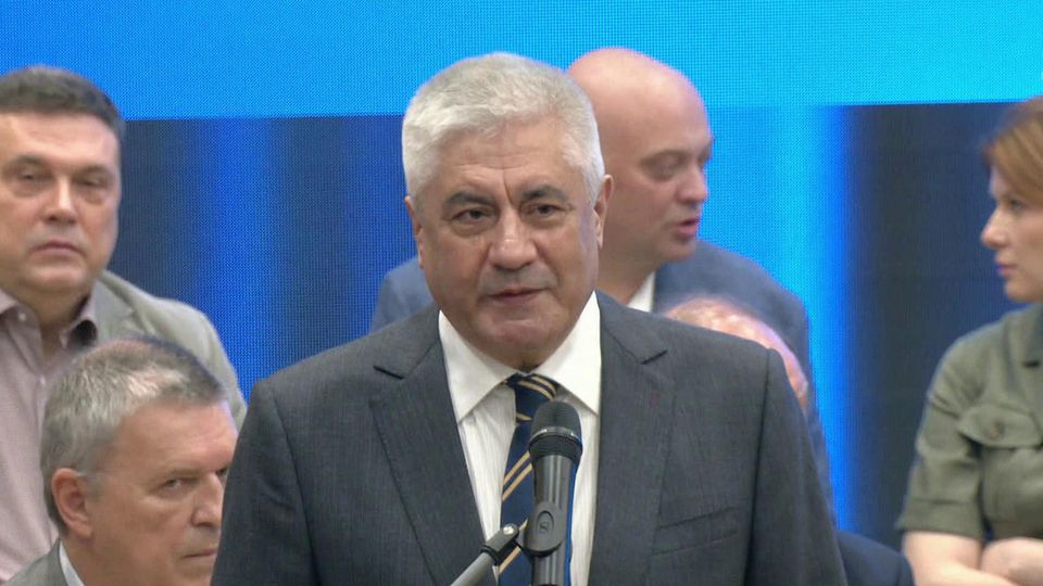 Владимир Колокольцев выступил на заседании общественного Совета при МВД Совмещать наработанный опыт и традиции с новейшими технологиями. Работа полиции в России выходит на совершенно иной уровень. Об этом говорили сегодня на заседании общественного Совета при Министерстве внутренних дел. Встреча состоялась в Московском университете МВД. По видеосвязи подключились регионы — более 20 ведомственных вузов и четыре тысячи выпускников. Владимир Колокольцев: «Особая ответственность возлагается на тех, кто будет служить в новых регионах, в условиях проведения специальной военной операции, обеспечивая правопорядок в Донецкой и Луганской народных республиках, Херсонской и Запорожских областях, на других приграничных территориях, т.е. там, где специфика службы требует еще большей самоотдачи. Уверен, вы достойно сп... Подробнее>>>