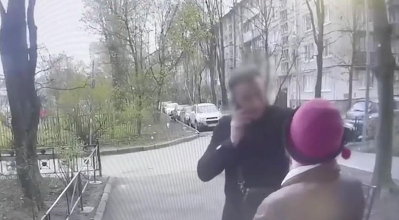 В Петербурге поймали мошенника, обманувшего блокадницу на 250 тысяч рублей 39-летний приезжий из Бологого, живущий на улице Плесецкой, забрал деньги у пожилой женщины под предлогом «декларирования», поверив интернет-работодателю, якобы помогающему с лекарствами. Мужчина, ранее не судимый, работал в «Метрострое» и системах безопасности, но теперь ждёт суда в изоляторе. Полиция копает глубже, проверяя его на другие аферы. - Ужас! Флэш Питер - подписаться