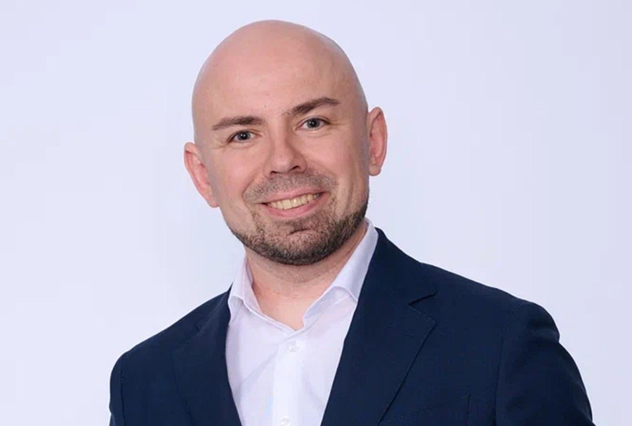 Владислав Колотов возглавил розничный блок Сибирского банка Сбера Владислав Колотов назначен заместителем председателя Сибирского банка Сбера В его зону ответственности войдут розничный бизнес и развитие сети продаж 17 лет назад он начинал работу в банке инспектором по кредитованию малого бизнеса Подробнее читайте по ссылке     INFOPRO54 Фото предоставлено пресс службой Сибирского банка Сбера автор пресс служба