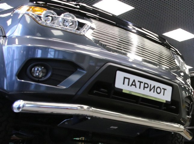 УАЗ проводит испытания Патриота и Пикапа с новым мотором и коробкой передач Ульяновский автомобильный завод проводит комплексные испытания моделей Патриот и Пикап с новым 2 литровым дизельным мотором и новой 6 ступенчатой трансмиссией Об этом сообщает официальный телеграм канал предприятия Подробнее на сайте autostat ru