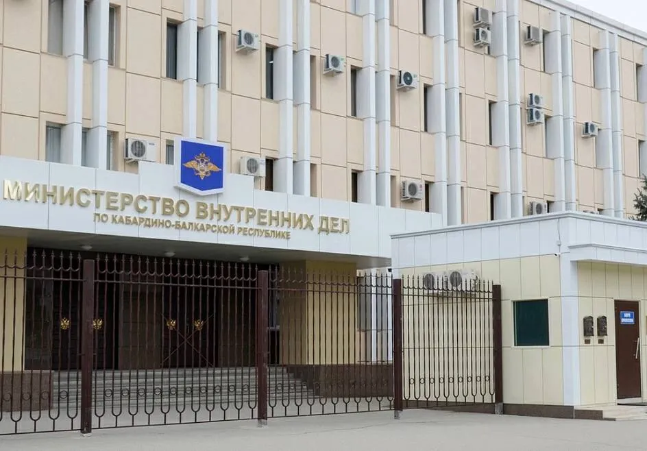 Чистое поколение В Кабардино Балкарии начался первый этап масштабной межведомственной операции Чистое поколение 2026 которая продлится с 6 по 15 апреля сообщает пресс служба МВД по КБР Основная задача этого мероприятия предотвращение правонарушений среди молодежи борьба с распространением наркотиков среди несовершеннолетних выявление и пресечение случаев вовлечения молодых людей в незаконный оборот наркотических и психотропных веществ Подробнее здесь Подписывайтесь на РИА КБР в MAX
