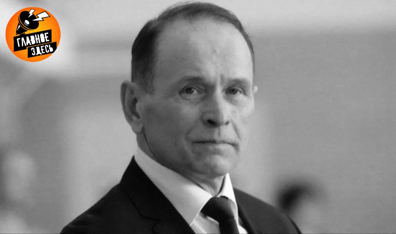 Умер трехкратный олимпийский чемпион по спортивной гимнастике Александр Дитятин Ему было 68 лет Дитятин родился 7 августа 1957 года в Ленинграде В 1975 году выиграл золото взрослого чемпионата Европы по спортивной гимнастике в командных соревнованиях серебро в упражнениях на брусьях бронзу в личном многоборье и упражнениях на кольцах В 1976 году стал двукратным серебряным призером XXI летних Олимпийских игр в 1980 году на XXII летней Олимпиаде спортсмен первым в истории выиграл медали во всех восьми видах программы В 2004 году был включен в Международный гимнастический зал славы Главное здесь Подписывайтесь
