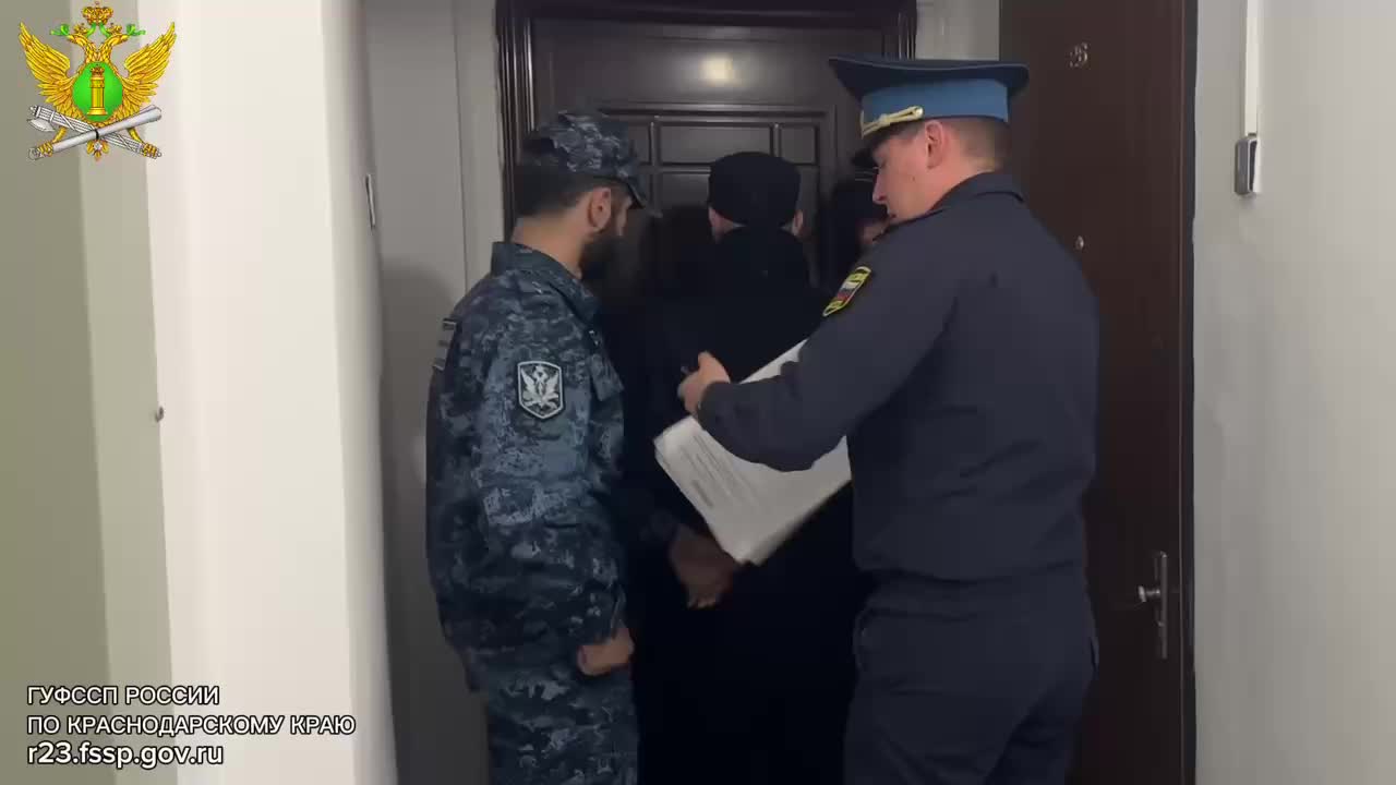 Судебные приставы обеспечили доступ для ремонта труб в квартире Краснодара после 8 лет препятствий