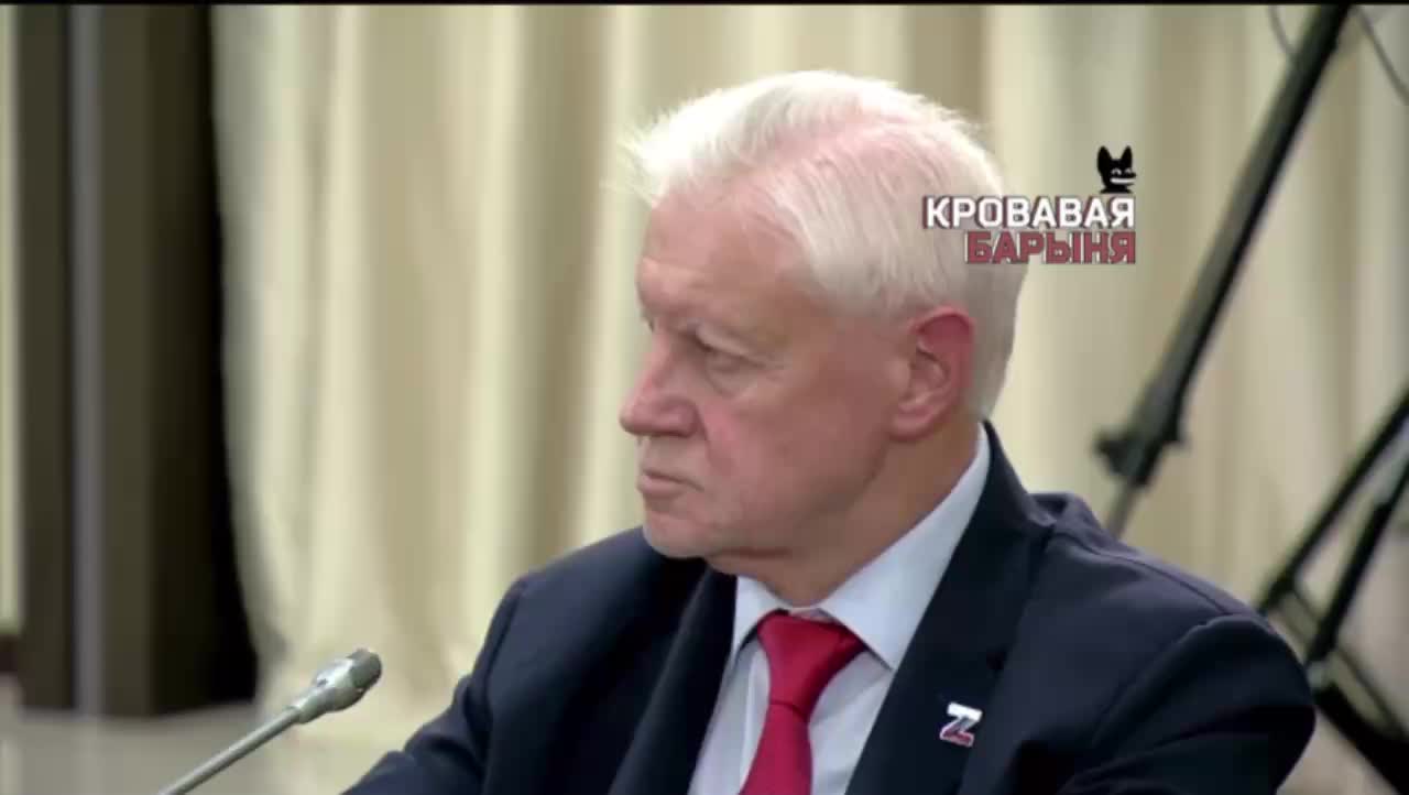 Путин предложил отменить патентную систему для мигрантов в России