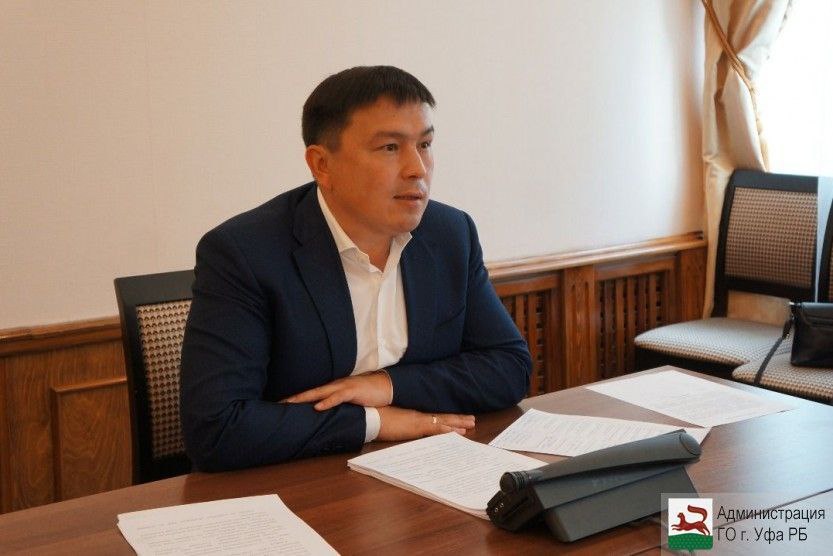 «Башкиравтодор» признан банкротом Соответствующее решение приняли в Арбитражном суде. Об этом сообщается в картотеке инстанции. По данным Ъ-Уфа, конкурсным управляющим предприятия, которое принадлежит республике, назначен Михаил Рыкус, член московской ААУ «Центр финансового оздоровления предприятия агропромышленного комплекса». Ранее Кировский райсуд Уфы продлил до 16 ноября домашний арест генеральному директору АО «Башкиравтодор» Ильдару Юланову. Его обвиняют в мошенничестве в особо крупном размере. Также напомним, что в октябре 2024 года дело «Башкиравтодора» о хищении более 150 миллионов рублей направили в суд.