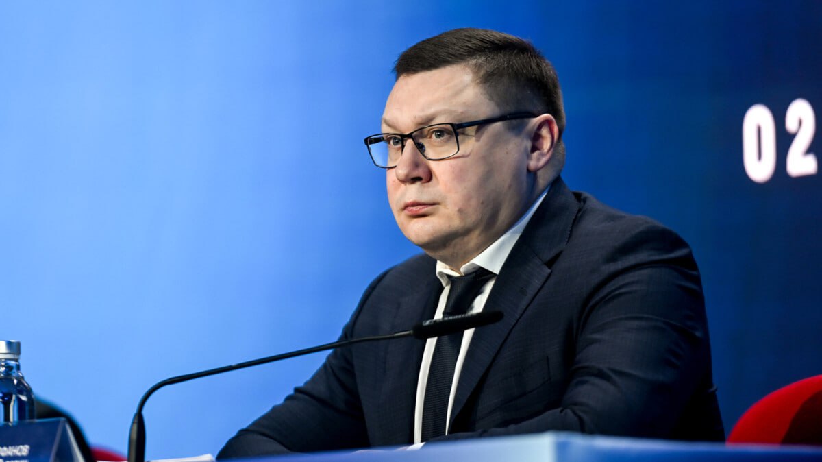 Митрофанов в кулуарах ПМЭФ рассказал Матч ТВ о планах по проведению товарищеских матчей сборной России в сентябре «Мы работаем над двумя матчами, может быть, и одним. Мы заинтересованы, чтобы матчи прошли в России, но есть ряд опций на проведение их за рубежом» «Газпром‑Медиа Холдинг» выступает генеральным медиапартнером ПМЭФ‑2025. Фонд Росконгресс Денис Бушковский/Матч ТВ