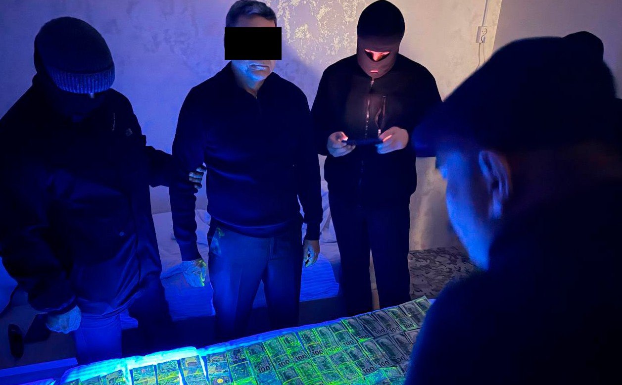 В Узбекистане задержали предпринимателя пытавшегося незаконно продать землю за 600 тысяч   repost uz gektari s dragmetallami Подписывайтесь на Repost