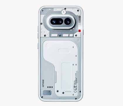 Nothing раскрыла дизайн среднебюджетного смартфона Phone 4a Компания Nothing планирует представить линейку среднебюджетных смартфонов Phone 4a уже 5 марта 2026 года Ранее производитель раскрыл некоторые характеристики устройств А теперь показал базовую модель во всей красе с тыльной стороны Фирменный полупрозрачный индустриальный дизайн Nothing сохранен