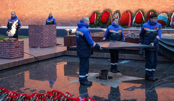 Профилактику Вечного огня проведут на Могиле Неизвестного солдата в Александровском саду в преддверии Дня памяти и скорби, сообщил журналистам заммэра Москвы по вопросам ЖКХ и благоустройства Петр Бирюков